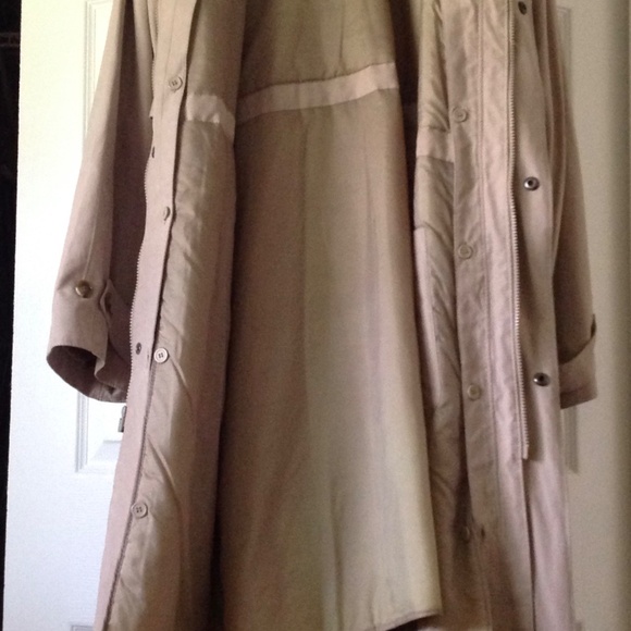 London Fog Tan Raincoat - Picture 7 of 16